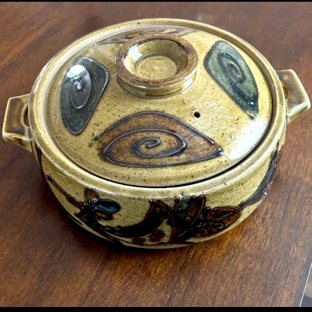 Vintage Pottery/Stoneware Serving Bowl w/Lid